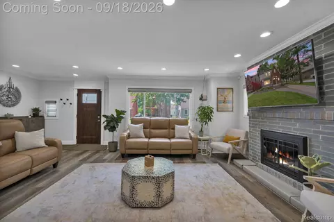 Living - 23118 Beech St, Dearborn, MI 48124 photo 1 of 1