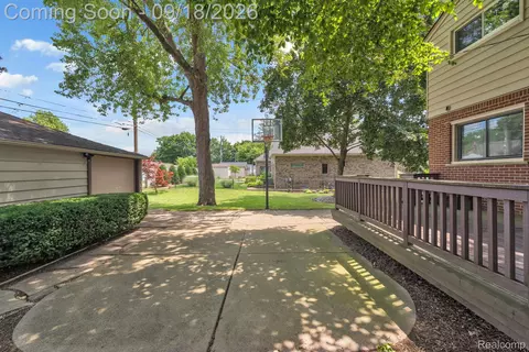 Exterior - 23118 Beech St, Dearborn, MI 48124 photo 6 of 9