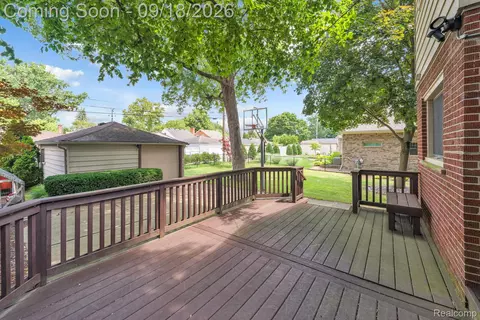 Exterior - 23118 Beech St, Dearborn, MI 48124 photo 9 of 9