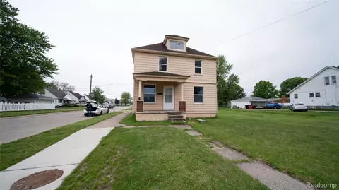 16758 Frazho Rd, Roseville, MI 48066
