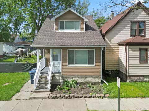 74 Pine St, River Rouge, MI 48218