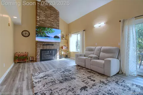 35468 Heritage Ln, Farmington, MI 48335