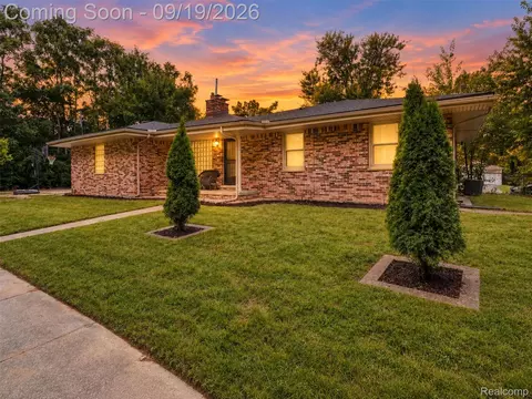 23806 Puritan St, Detroit, MI 48223