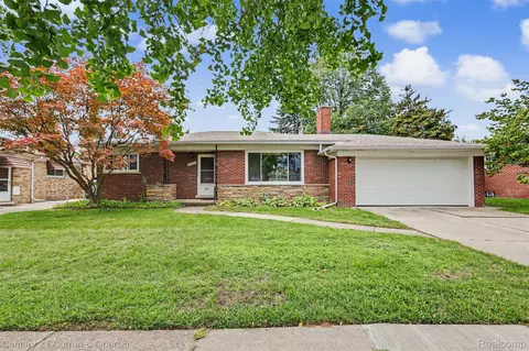 9132 Marion Cres, Redford, MI 48239