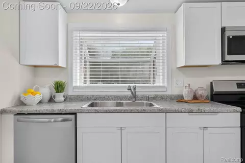 Kitchen - 16170 S Huron River Dr, Romulus, MI 48174 photo 2 of 3