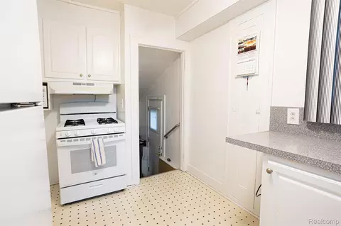Kitchen - 425 E Jamieson St, Flint, MI 48505 photo 1 of 5