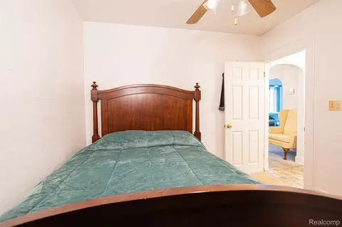 Bedroom - 425 E Jamieson St, Flint, MI 48505 photo 9 of 10