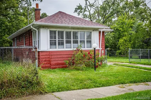 Exterior - 425 E Jamieson St, Flint, MI 48505 photo 8 of 11