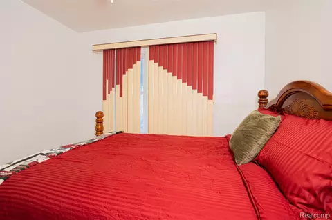 Bedroom - 425 E Jamieson St, Flint, MI 48505 photo 2 of 10