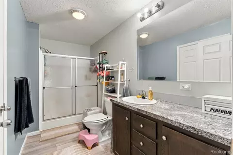 Bath - 10359 Baker Dr, Arbela, MI 48420 photo 1 of 2