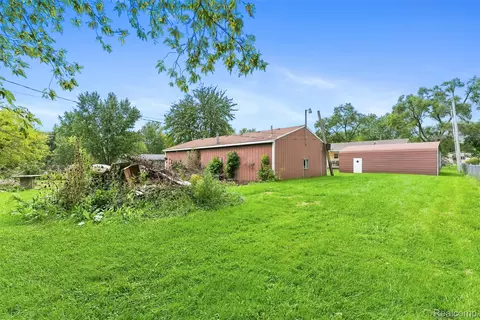 Exterior - 10359 Baker Dr, Arbela, MI 48420 photo 7 of 10