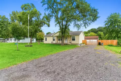 Exterior - 10359 Baker Dr, Arbela, MI 48420 photo 2 of 10