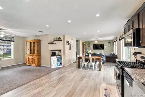 Entry Way - 10359 Baker Dr, Arbela, MI 48420 photo 4 of 5