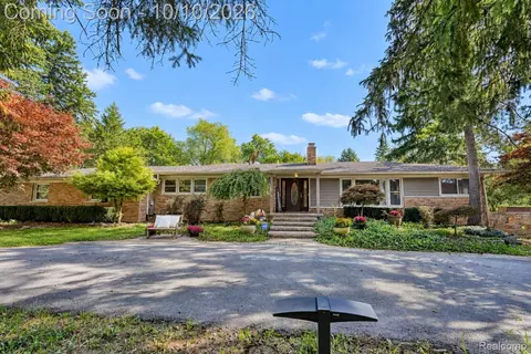 7395 Bingham Rd, Bloomfield Hills, MI 48301