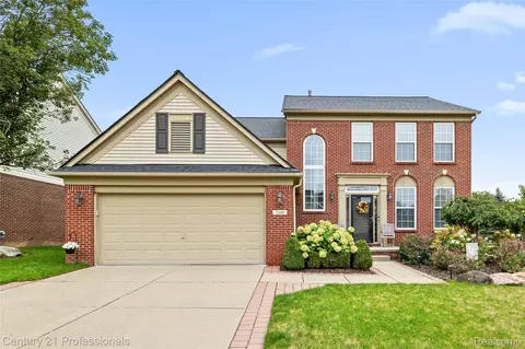 518 Beechwood Way, Orion, MI 48362