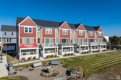 56050 Madison Ln #38, Lyon, MI 48165