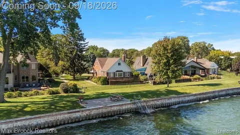 22665 Madison St, Saint Clair Shores, MI 48081