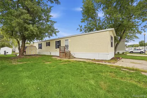 29691 Carousel St, Novi, MI 48377