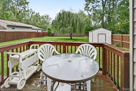 Exterior - 3222 Comer Dr, Flint, MI 48506 photo 3 of 6