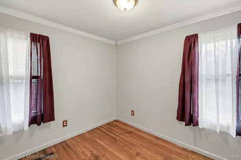 Bedroom - 3222 Comer Dr, Flint, MI 48506 photo 2 of 2