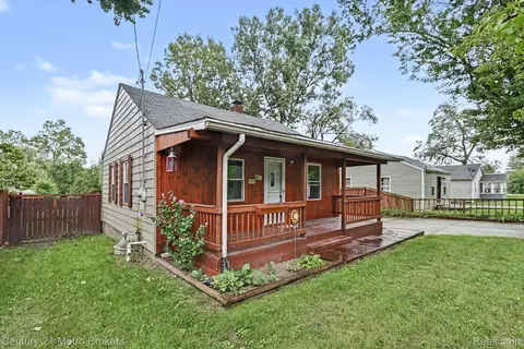 Exterior - 3222 Comer Dr, Flint, MI 48506 photo 1 of 6