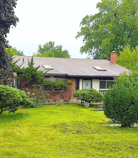 3988 Dill Dr, Waterford, MI 48329