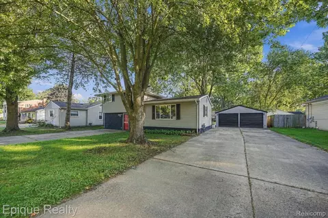 8580 Nancy Ave, Utica, MI 48317