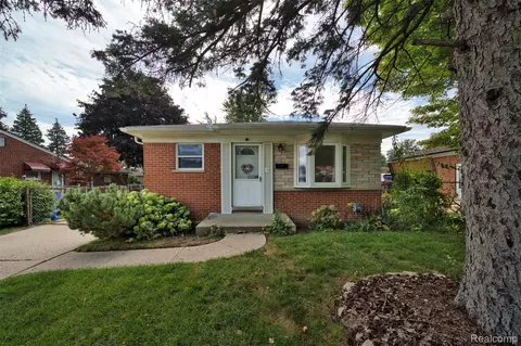 25117 Ann Arbor Trl, Dearborn Heights, MI 48127