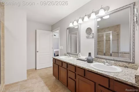 Bath - 47079 Brennan Dr, Macomb, MI 48044 photo 2 of 5