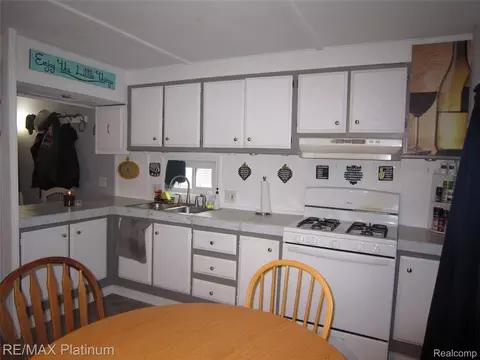 Kitchen - 5727 Maunee Dr, Genoa, MI 48843 photo 2 of 2