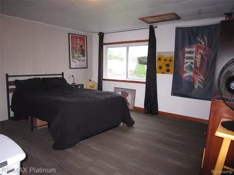 Bedroom - 5727 Maunee Dr, Genoa, MI 48843 photo 1 of 2