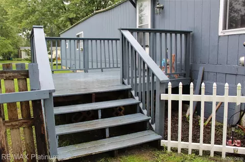 Exterior - 5727 Maunee Dr, Genoa, MI 48843 photo 7 of 9