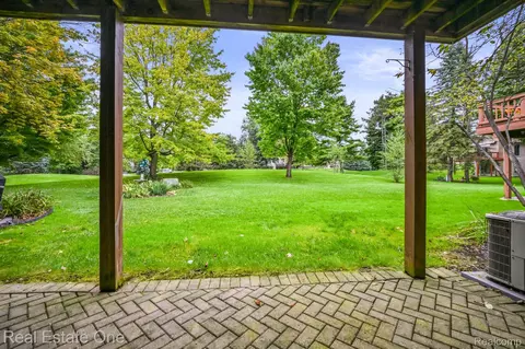 Exterior - 4775 Pine Eagles Dr, Genoa, MI 48116 photo 5 of 6