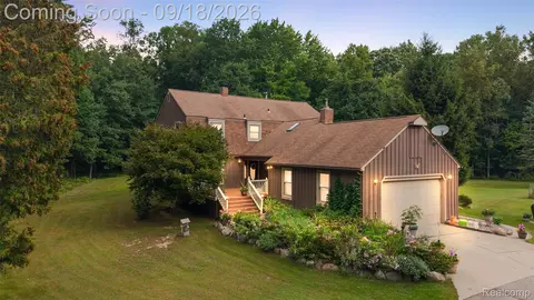 2201 E Gunn Rd, Rochester, MI 48306