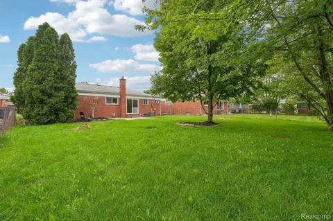 Exterior - 29531 Eiffel Ave, Warren, MI 48088 photo 1 of 2