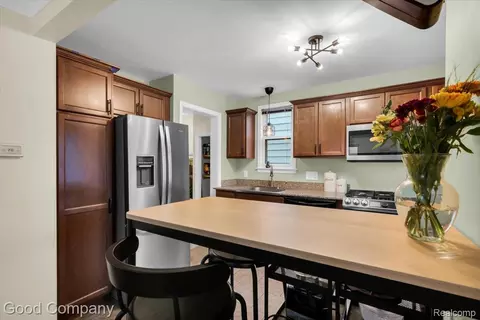 Kitchen - 695 E Webster St, Ferndale, MI 48220 photo 2 of 5
