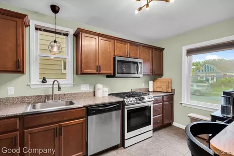 Kitchen - 695 E Webster St, Ferndale, MI 48220 photo 3 of 5