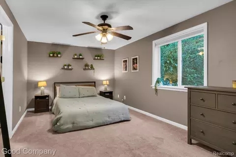 Bedroom - 695 E Webster St, Ferndale, MI 48220 photo 3 of 4