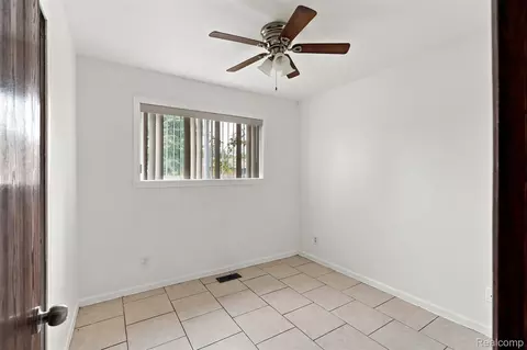 Bedroom - 32416 Exeter Dr, Warren, MI 48092 photo 1 of 6