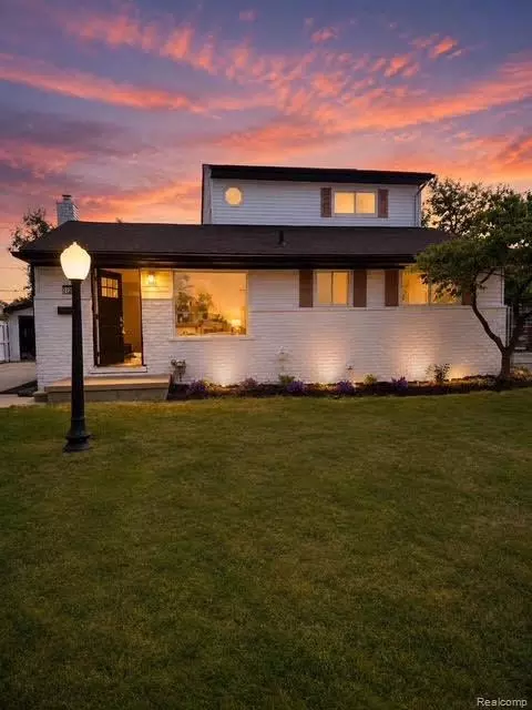 Exterior - 31202 Summer Ln E, Fraser, MI 48026 photo 1 of 2