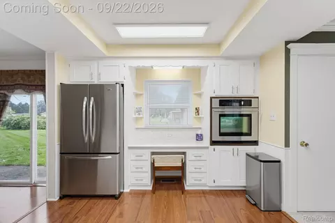 Kitchen - 56600 North Ave, Macomb, MI 48042 photo 5 of 5