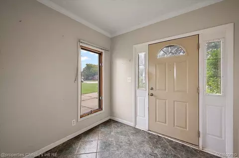 Entry Way - 23786 Cushing Ave, Eastpointe, MI 48021 photo 1 of 2