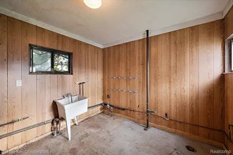Other - 23786 Cushing Ave, Eastpointe, MI 48021 photo 5 of 9
