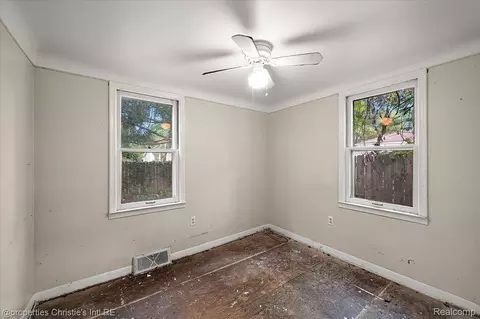 Bedroom - 23786 Cushing Ave, Eastpointe, MI 48021 photo 1 of 6