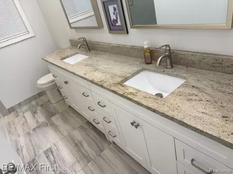 Bath - 46210 Jackson Dr, Macomb, MI 48044 photo 2 of 6
