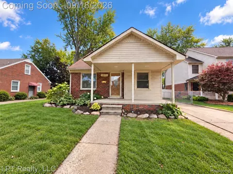 1601 11th St, Wyandotte, MI 48192