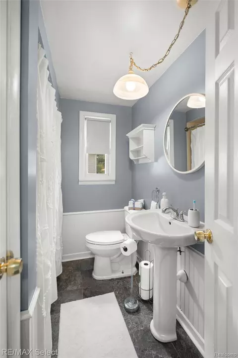 Bath - 8341 E Court St, Davison, MI 48423 photo 2 of 2