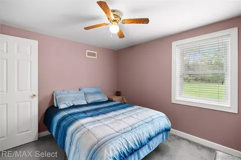 Bedroom - 8341 E Court St, Davison, MI 48423 photo 3 of 4