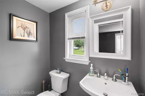 Bath - 8341 E Court St, Davison, MI 48423 photo 1 of 2