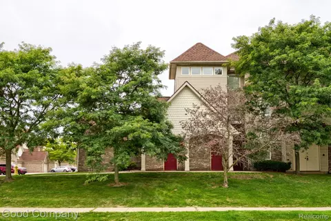 877 Brandon Ave, Pontiac, MI 48340